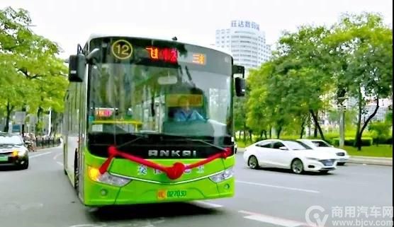 uploads/0902/156740077463414990.jpg 批量安凯纯电动公交车驶入惠州.jpg