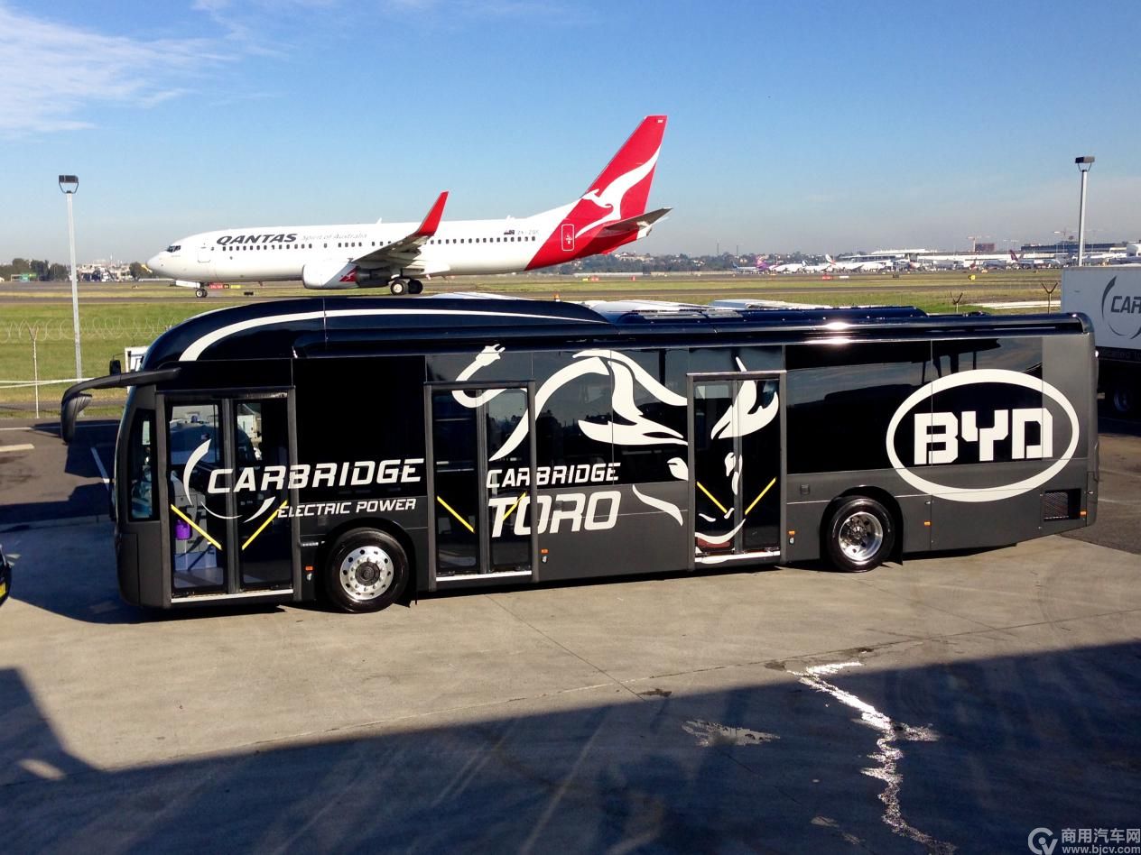 助力航空业零排放 比亚迪获深圳机场首批纯电动摆渡车订单 助力航空业零排放 比亚迪获深圳机场首批纯电动摆渡车订单