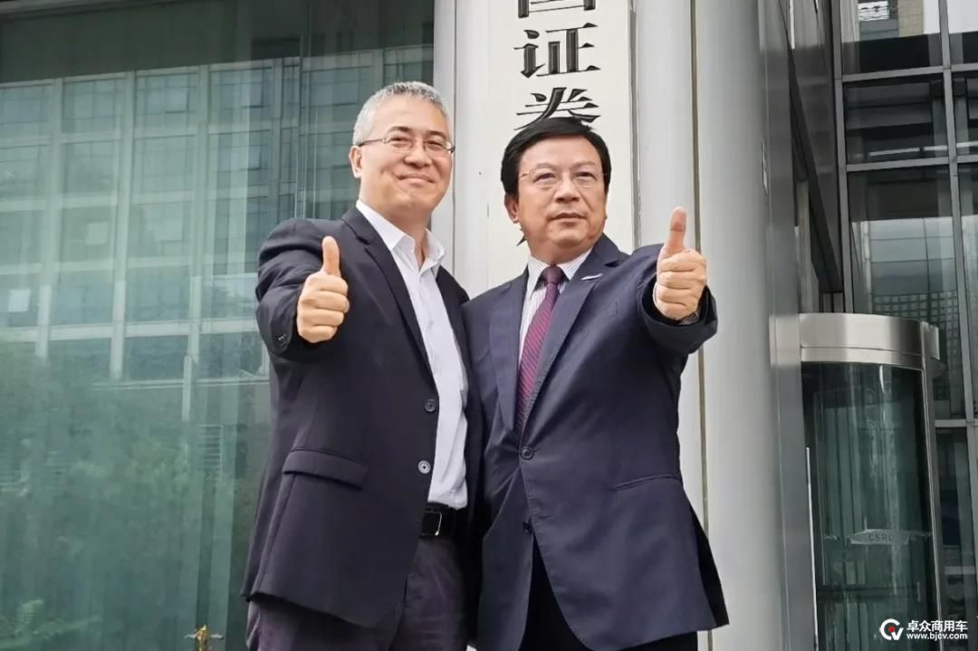 两人图片.jpg