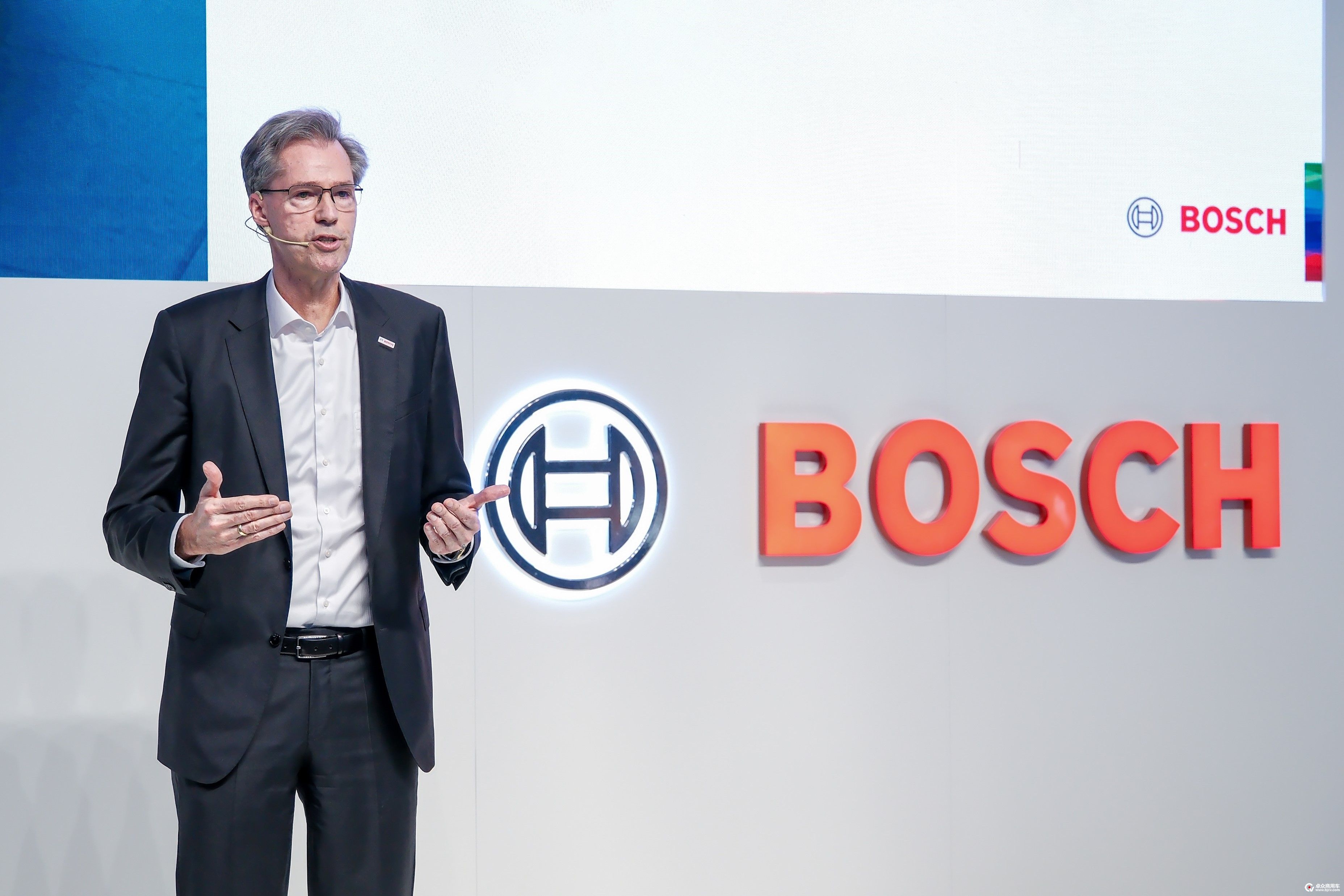 02 博世集团董事会成员及博世汽车与智能交通技术业务主席马库斯·海恩博士 Dr. Markus Heyn, member of the Bosch board of management and chairman of the Mobility_Solutions_business_sector.jpg