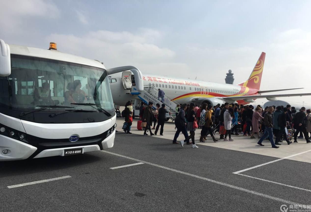 助力航空业零排放 比亚迪获深圳机场首批纯电动摆渡车订单 助力航空业零排放 比亚迪获深圳机场首批纯电动摆渡车订单