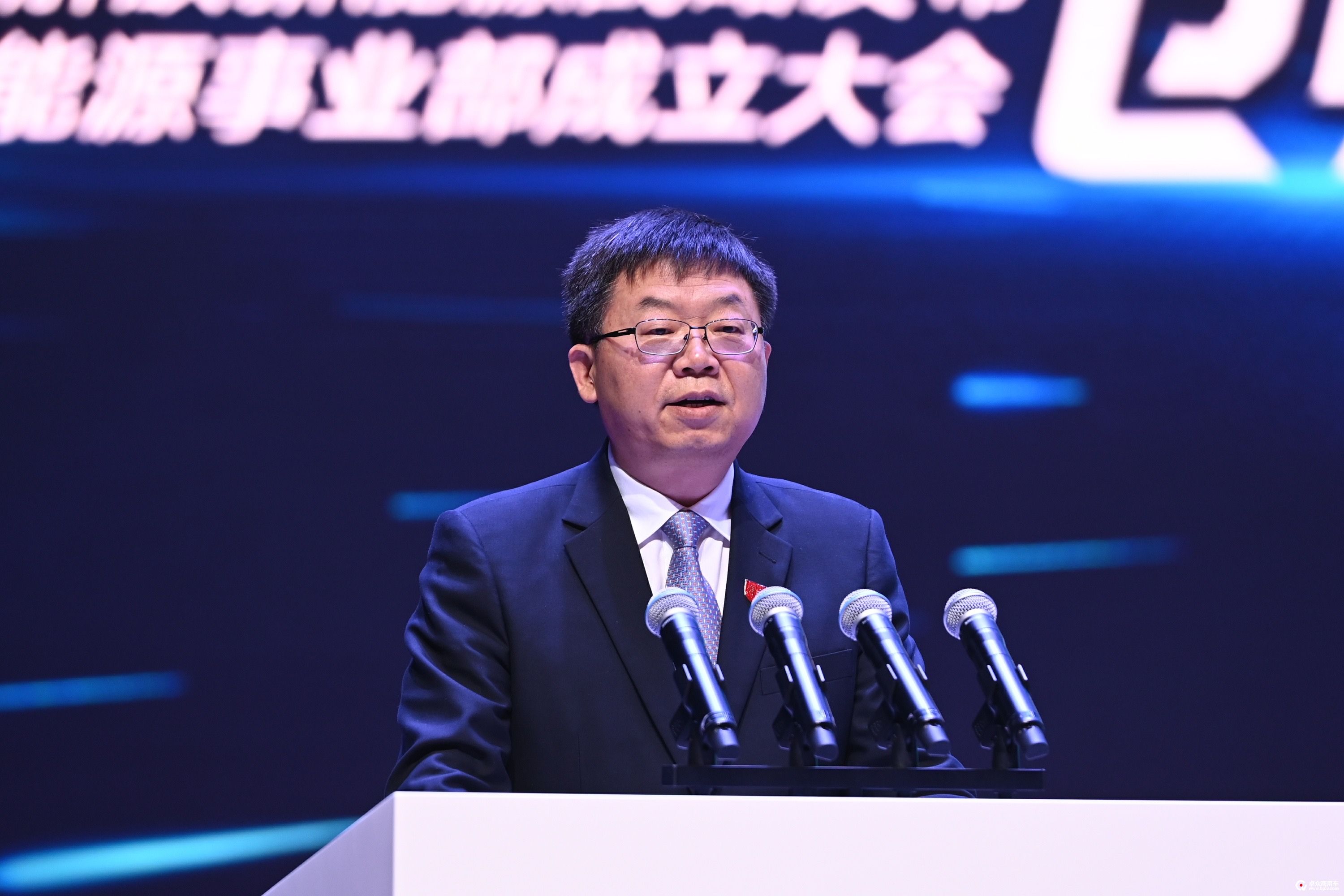 3-李伟.jpg
